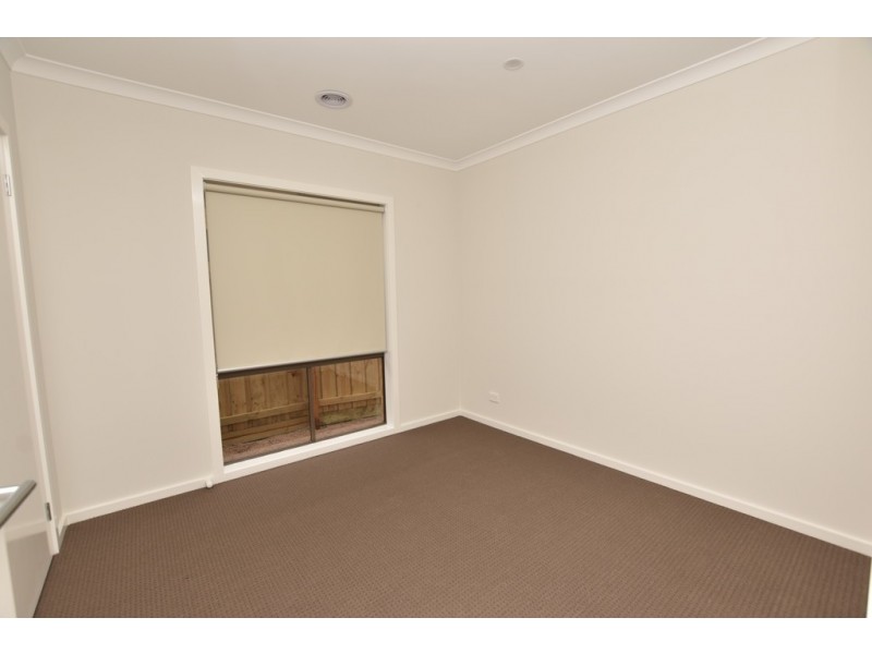 7 St Gwinear Lane, Cranbourne North VIC 3977