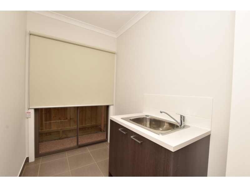 7 St Gwinear Lane, Cranbourne North VIC 3977