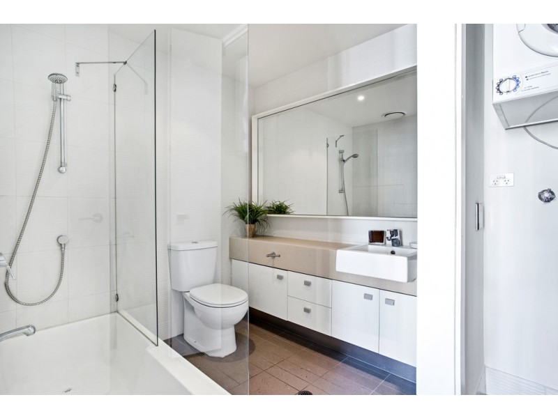 2605/63 Whiteman Street, Southbank VIC 3006