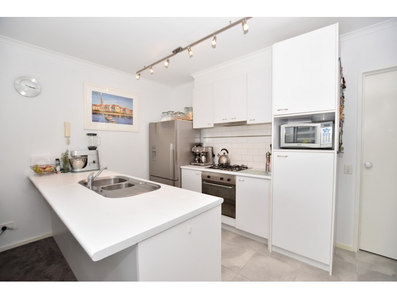 REF 042452/39 Dorcas Street, South Melbourne VIC 3205