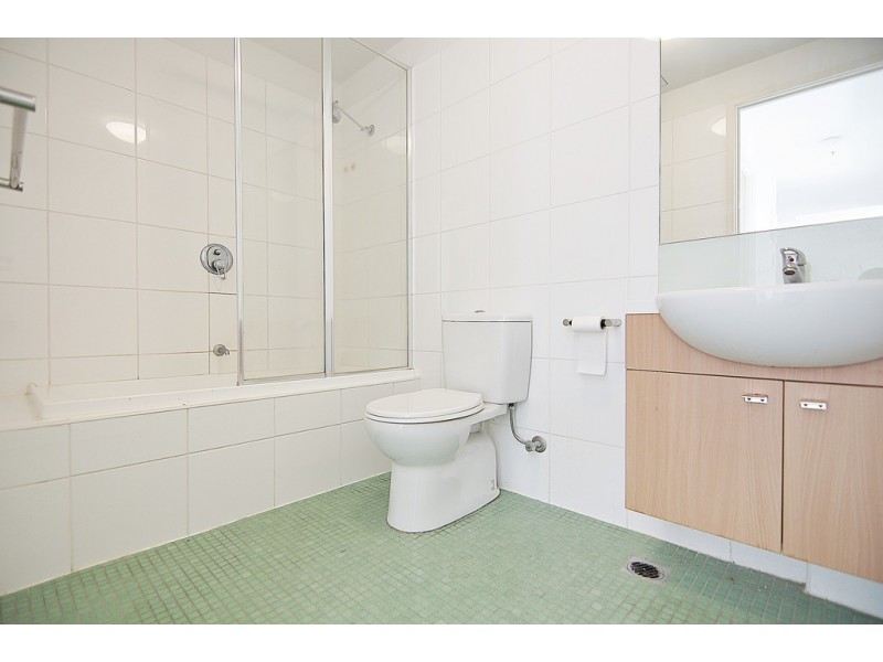 1302/82 Queens Road, Melbourne VIC 3004