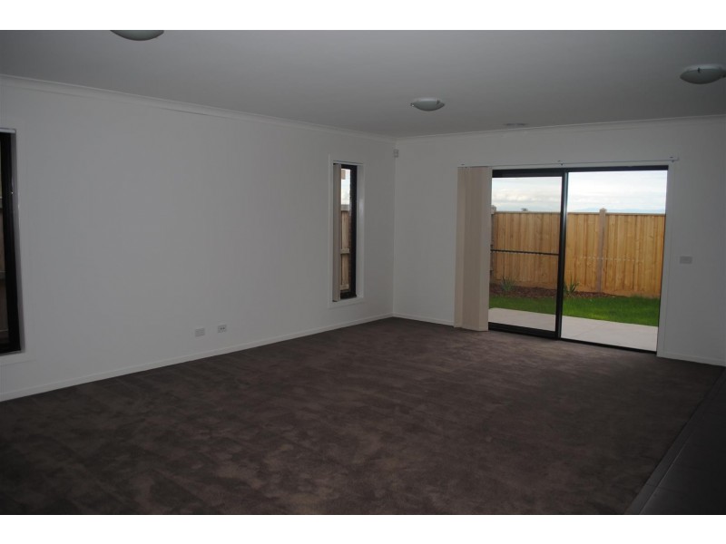 15 Seacoast Street, Point Cook VIC 3030