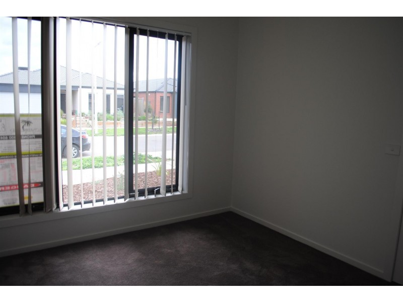 15 Seacoast Street, Point Cook VIC 3030