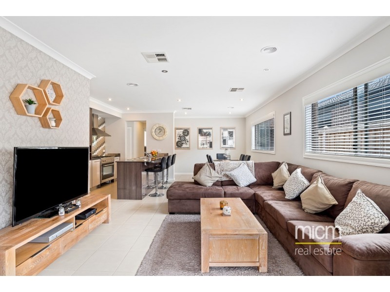 7 Plume Place, Point Cook VIC 3030