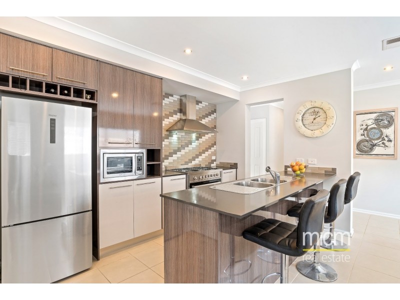 7 Plume Place, Point Cook VIC 3030