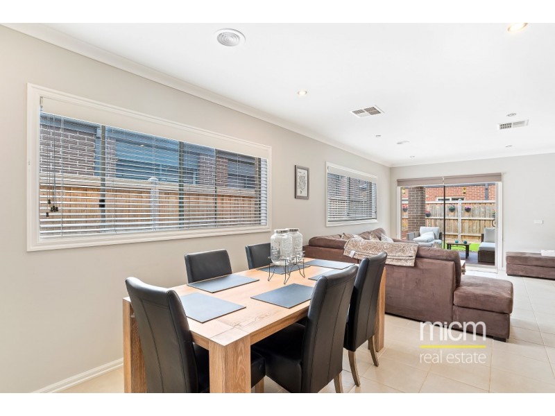 7 Plume Place, Point Cook VIC 3030