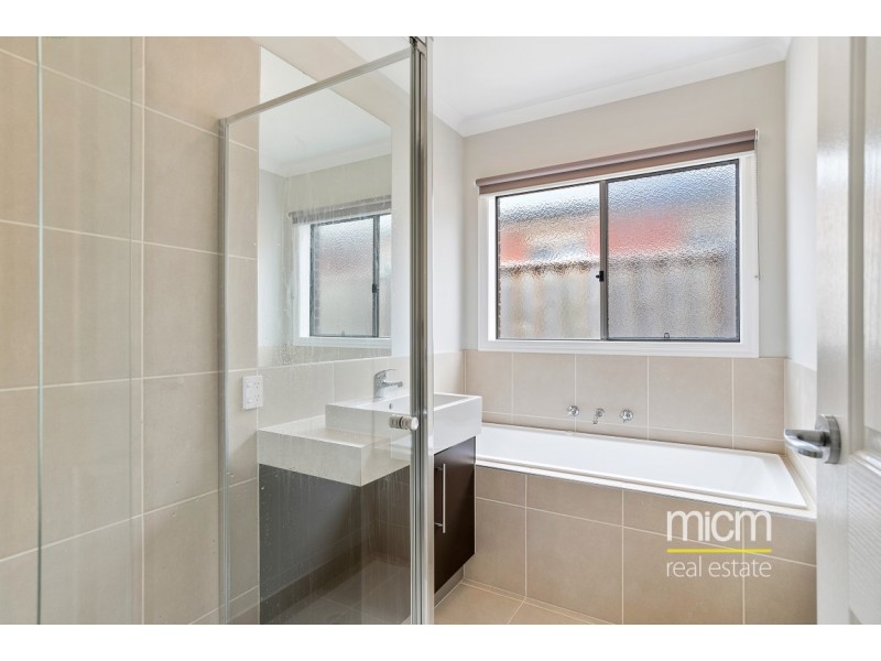 7 Plume Place, Point Cook VIC 3030