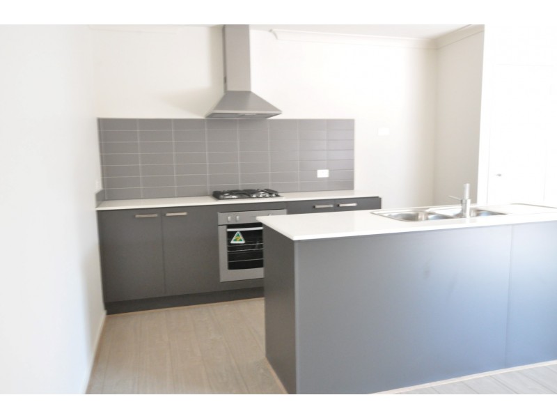 71 Sunnybank Drive, Point Cook VIC 3030