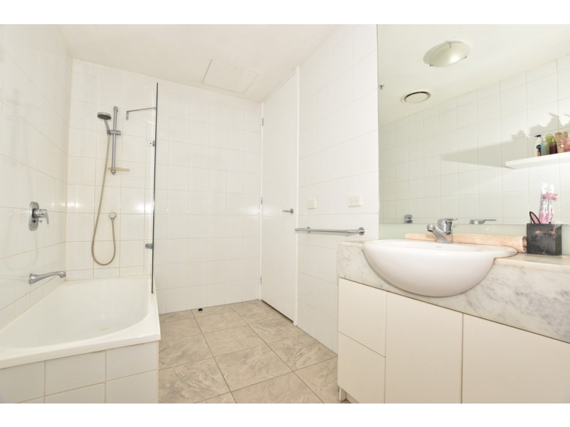 REF 042750/88 Kavanagh Street, Southbank VIC 3006