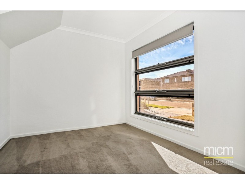 26 Fairwater Drive, Point Cook VIC 3030