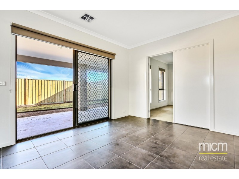 26 Fairwater Drive, Point Cook VIC 3030