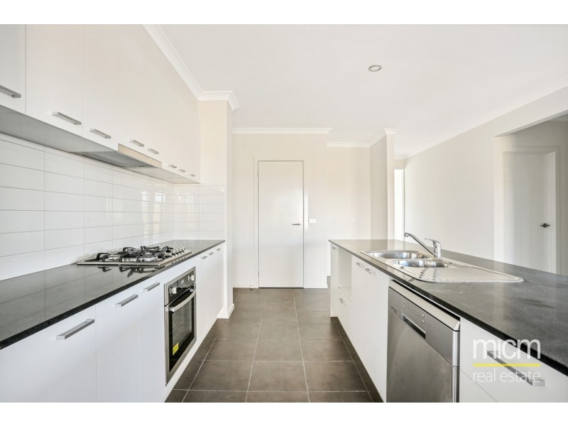 26 Fairwater Drive, Point Cook VIC 3030