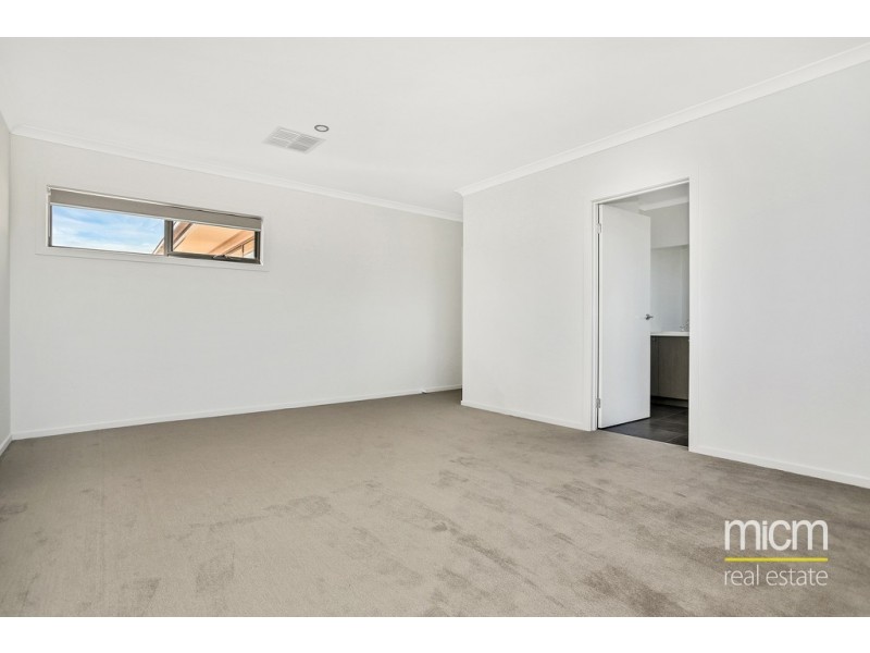 26 Fairwater Drive, Point Cook VIC 3030