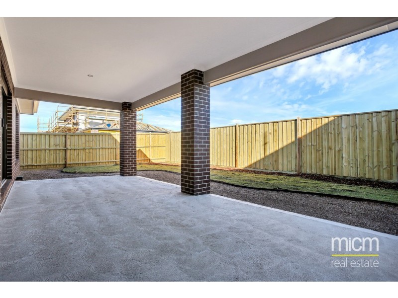 26 Fairwater Drive, Point Cook VIC 3030