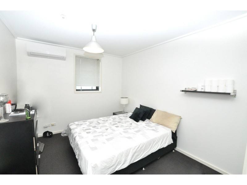 REF 04287/99 Whiteman Street, Southbank VIC 3006