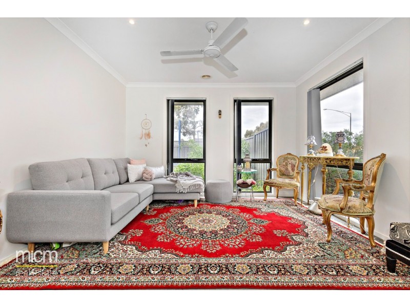 2 Ormesby Place, Deer Park VIC 3023