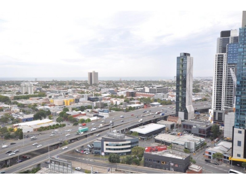 REF 042404/118 Kavanagh Street, Southbank VIC 3006