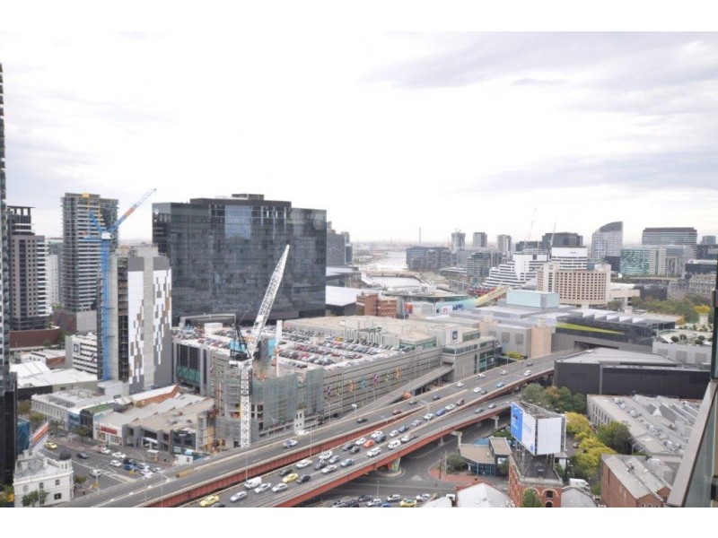 REF 042404/118 Kavanagh Street, Southbank VIC 3006