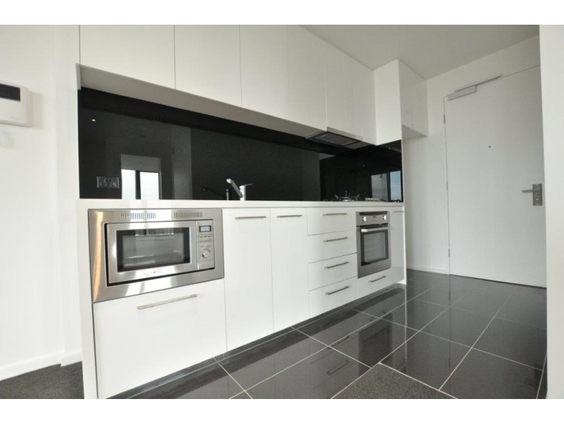 REF 042404/118 Kavanagh Street, Southbank VIC 3006