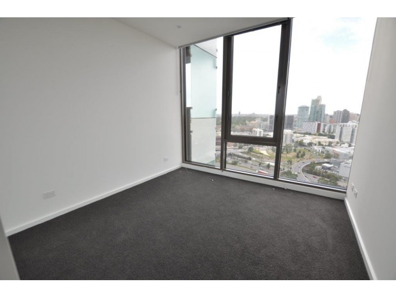 REF 042404/118 Kavanagh Street, Southbank VIC 3006
