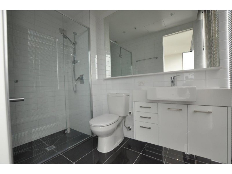 REF 042404/118 Kavanagh Street, Southbank VIC 3006