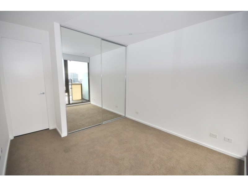 REF 050309/118 Kavanagh Street, Southbank VIC 3006