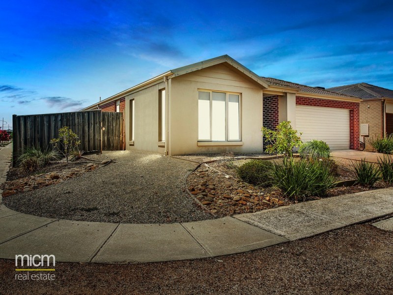 10 Tamborine Avenue, Point Cook VIC 3030