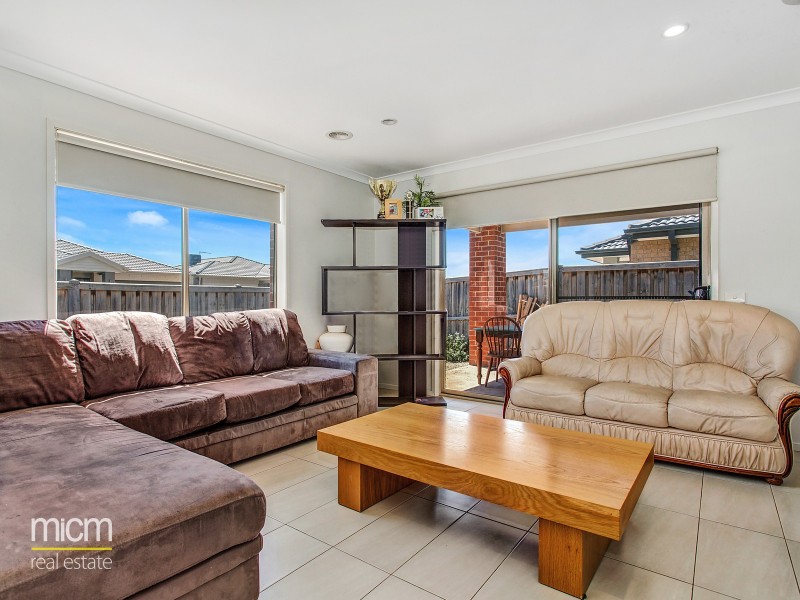 10 Tamborine Avenue, Point Cook VIC 3030