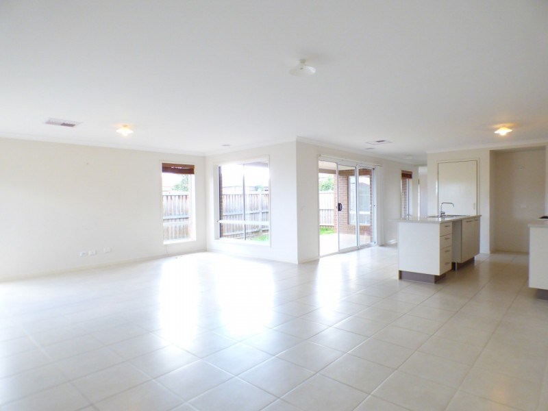 15 Warrego Way, Point Cook VIC 3030