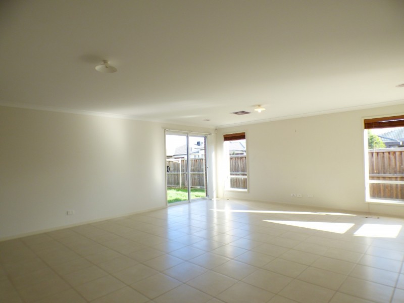 15 Warrego Way, Point Cook VIC 3030