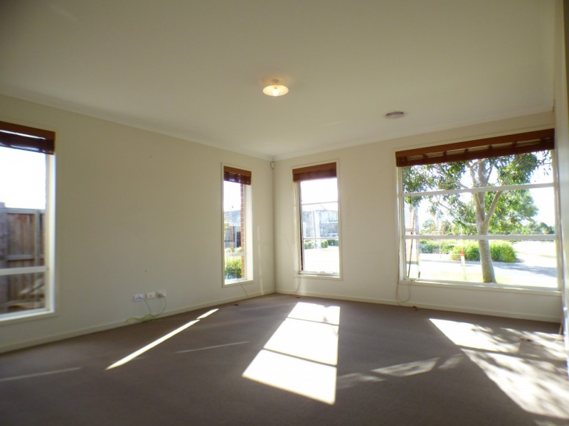15 Warrego Way, Point Cook VIC 3030