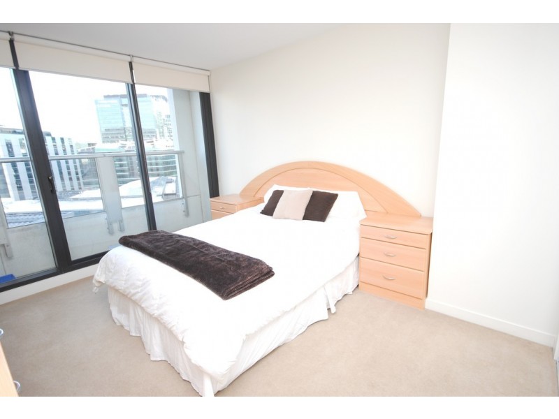 1306/100 Harbour Esplanade, Docklands VIC 3008