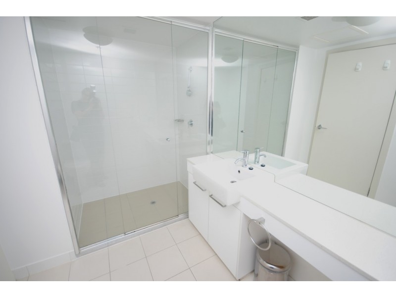 1306/100 Harbour Esplanade, Docklands VIC 3008