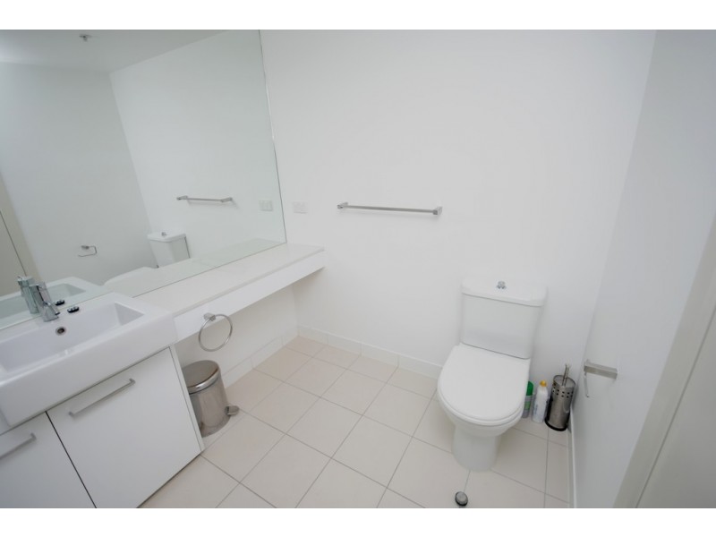 1306/100 Harbour Esplanade, Docklands VIC 3008
