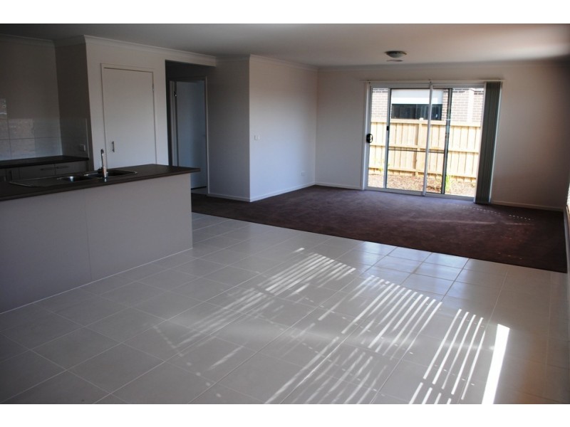 8 Fontana Avenue, Point Cook VIC 3030