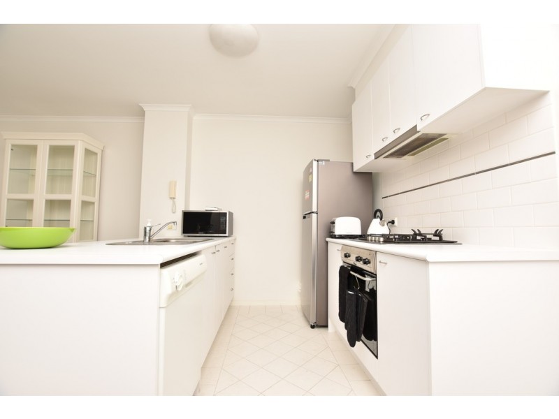 REF 051059/79 Whiteman Street, Southbank VIC 3006