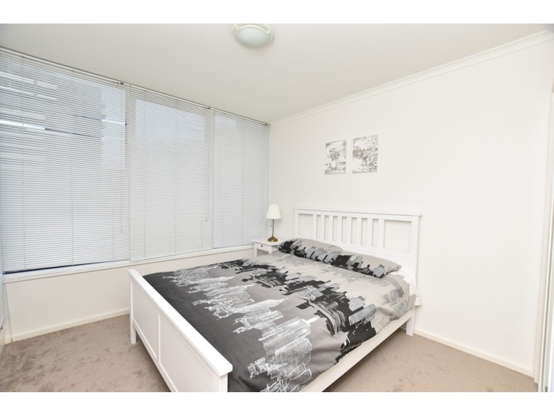 REF 051059/79 Whiteman Street, Southbank VIC 3006