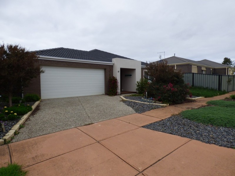 37 Villiers Drive, Point Cook VIC 3030