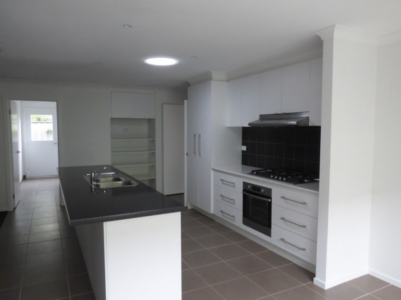 37 Villiers Drive, Point Cook VIC 3030