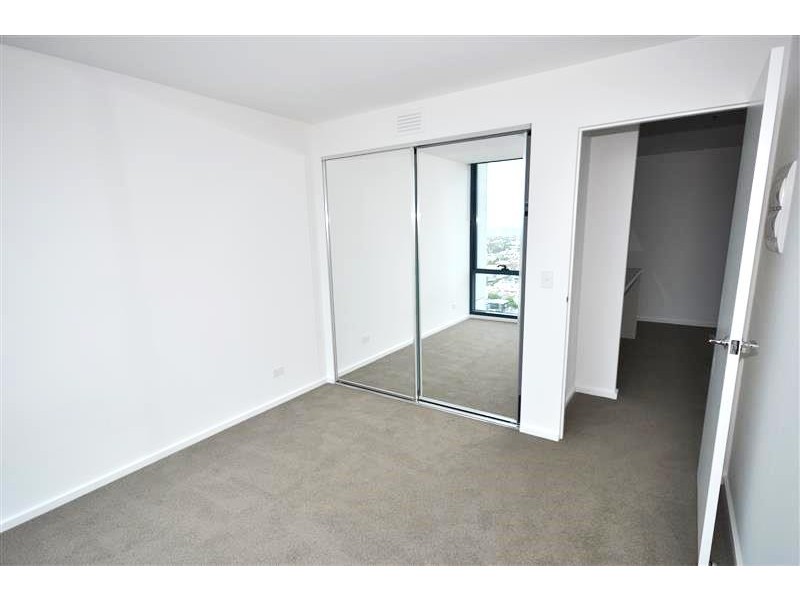 REF 051604/241 City Road, Southbank VIC 3006