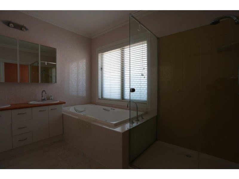 83 Rowland Drive, Point Cook VIC 3030