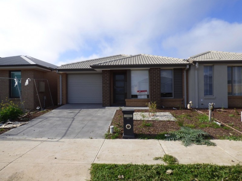 35 Pottery Avenue, Point Cook VIC 3030