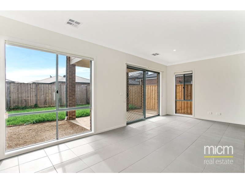 98 Grassbird Drive, Point Cook VIC 3030