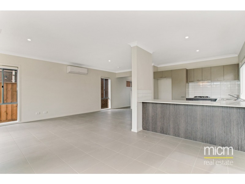 98 Grassbird Drive, Point Cook VIC 3030