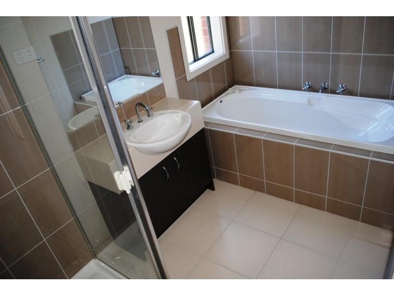 24 Landing Place, Point Cook VIC 3030