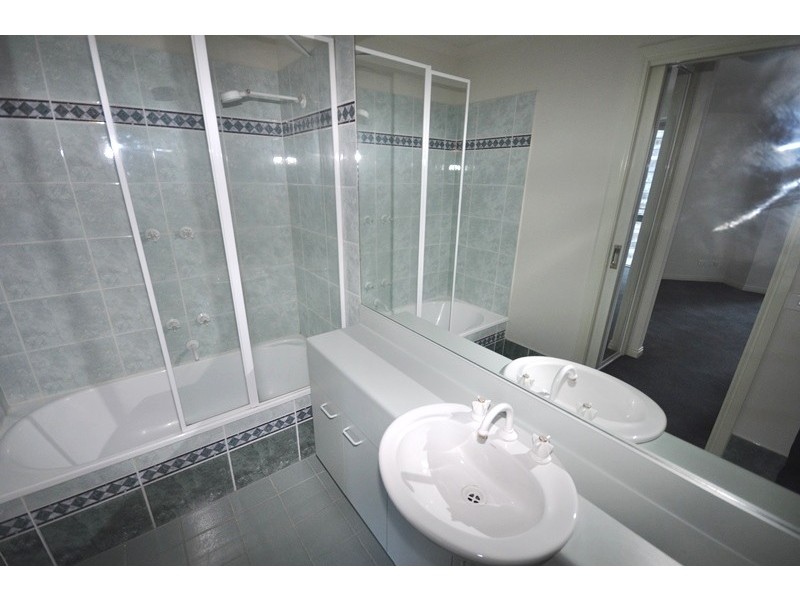 REF 051906/83 Queensbridge Street, Southbank VIC 3006