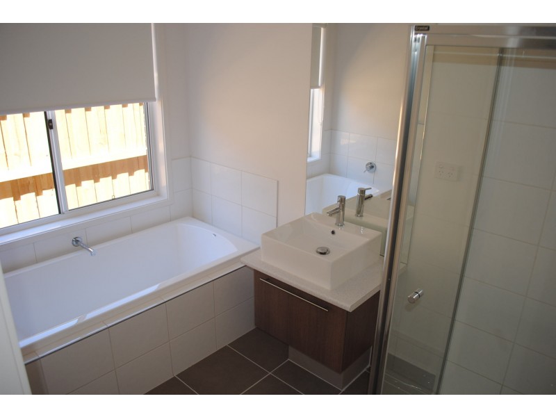 14 Warunda Parade, Point Cook VIC 3030