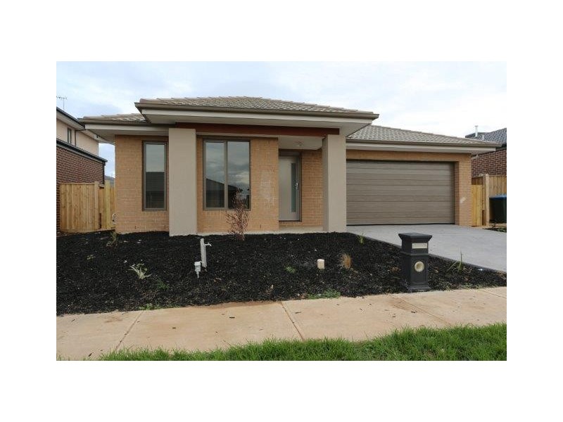 72 Carmen Road, Point Cook VIC 3030