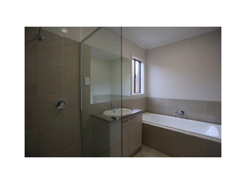 72 Carmen Road, Point Cook VIC 3030