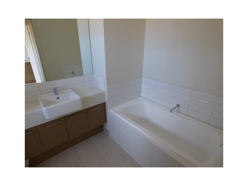 57 Barnstormer Boulevard, Point Cook VIC 3030